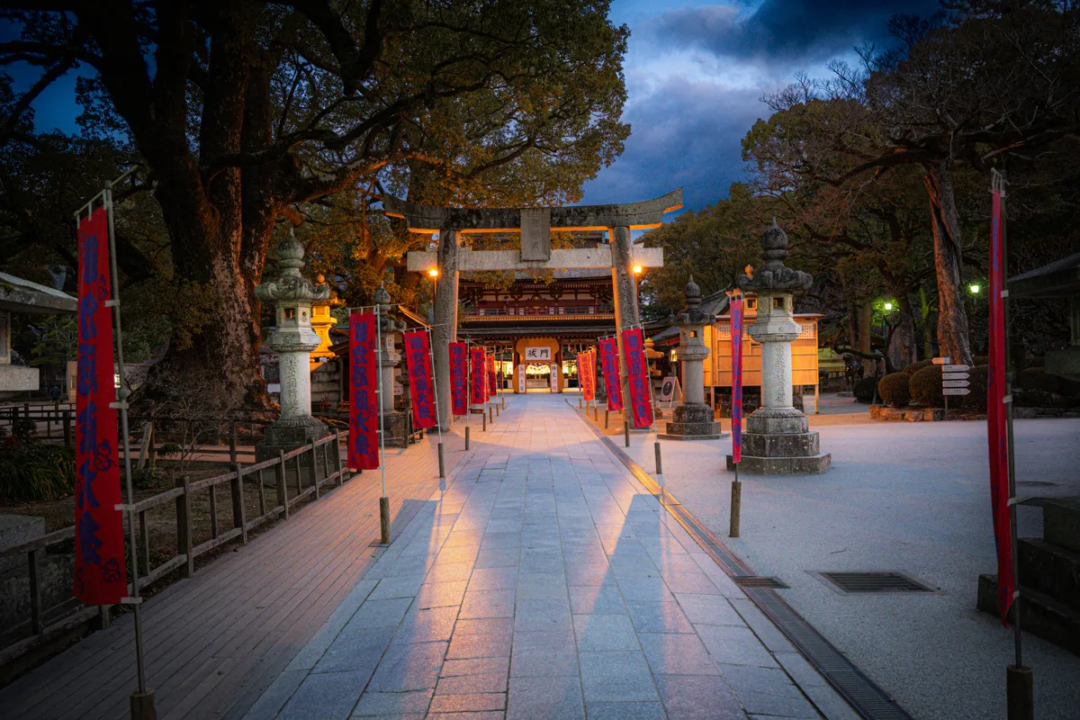 混雑する太宰府天満宮、始発で行けば回避できんじゃね？